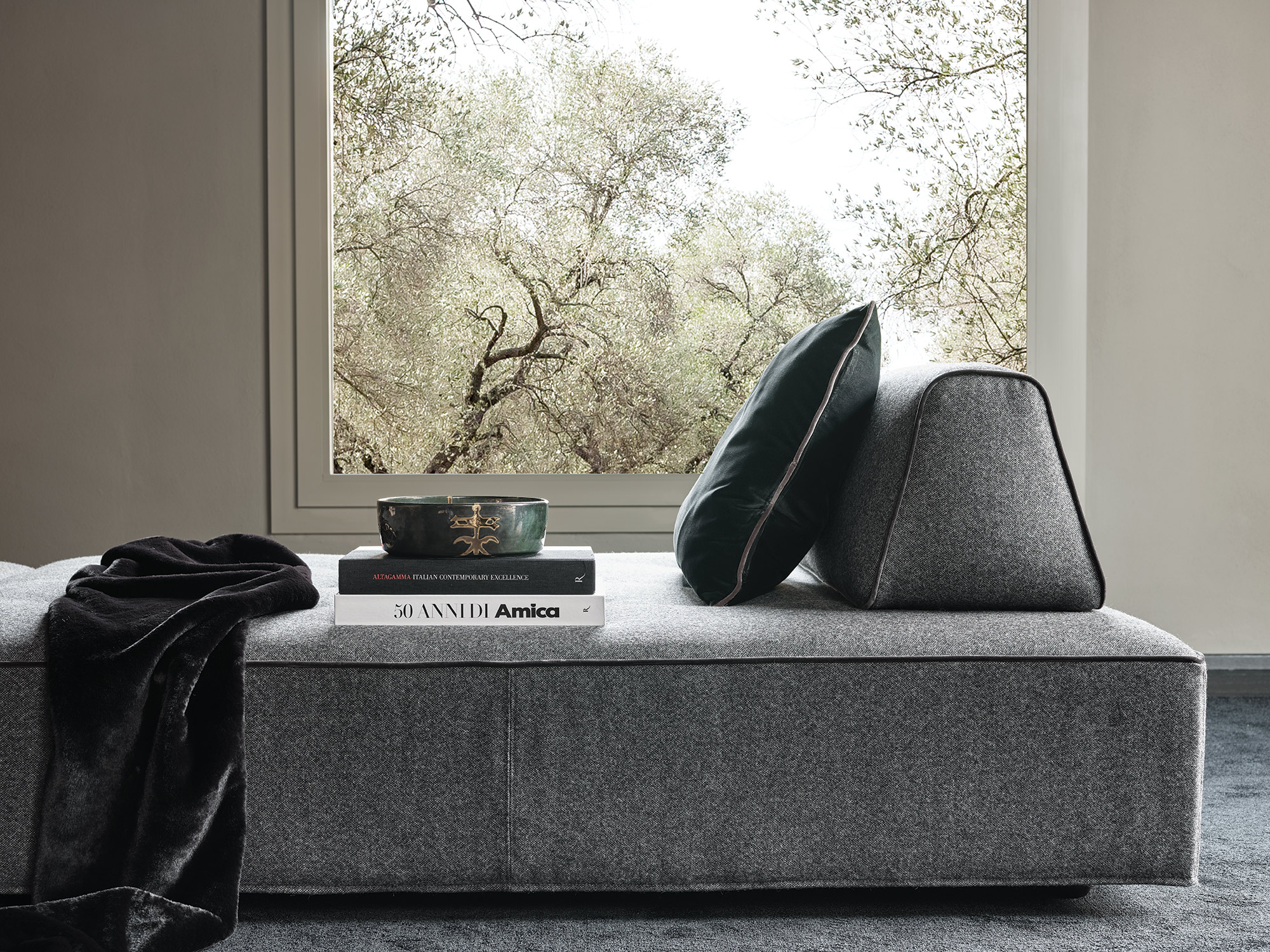 Mussi Isola sofa with cushions